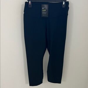 NWT Nike Women’s black leggings.  Size L.